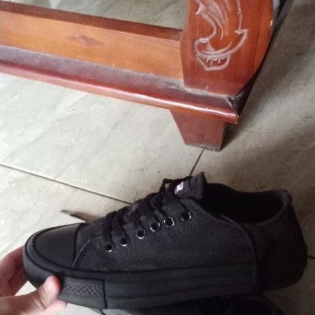 sepatu sneakers SABA hitam