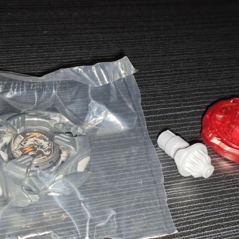 Beyblade X weiss tiger 3-70 & Bit Trans Point