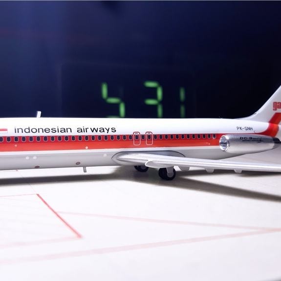 Diecast Pesawat Garuda Indonesia - McDonnell Douglas DC-9-32 - registration PK-GNH nosename bengawan