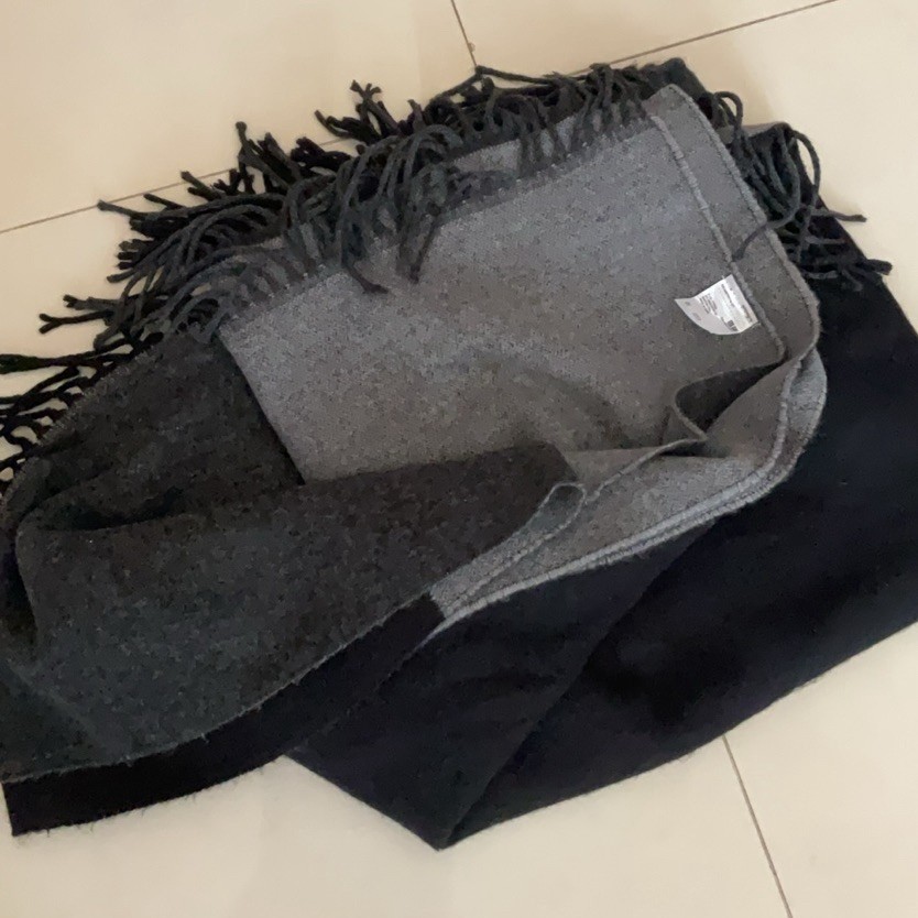 syal uniqlo
