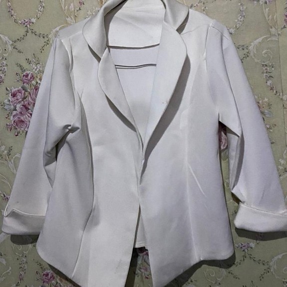 Preloved Blezer Putih