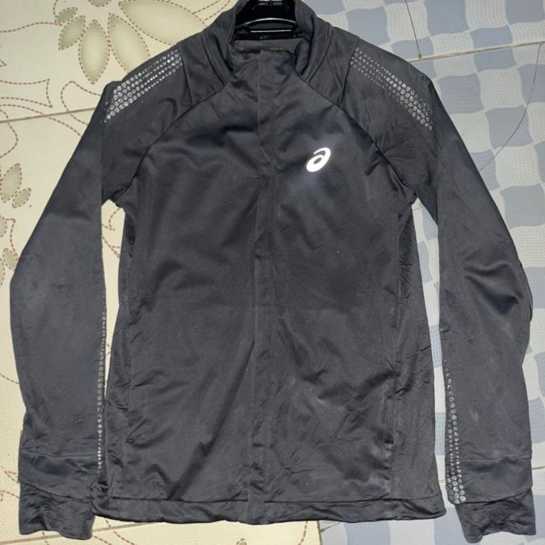 Jaket Asics