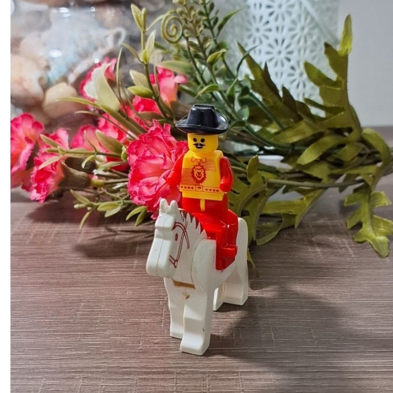 Lego Mainan Minifigure King Castle Royal Knights Figur dengan Kuda Putih