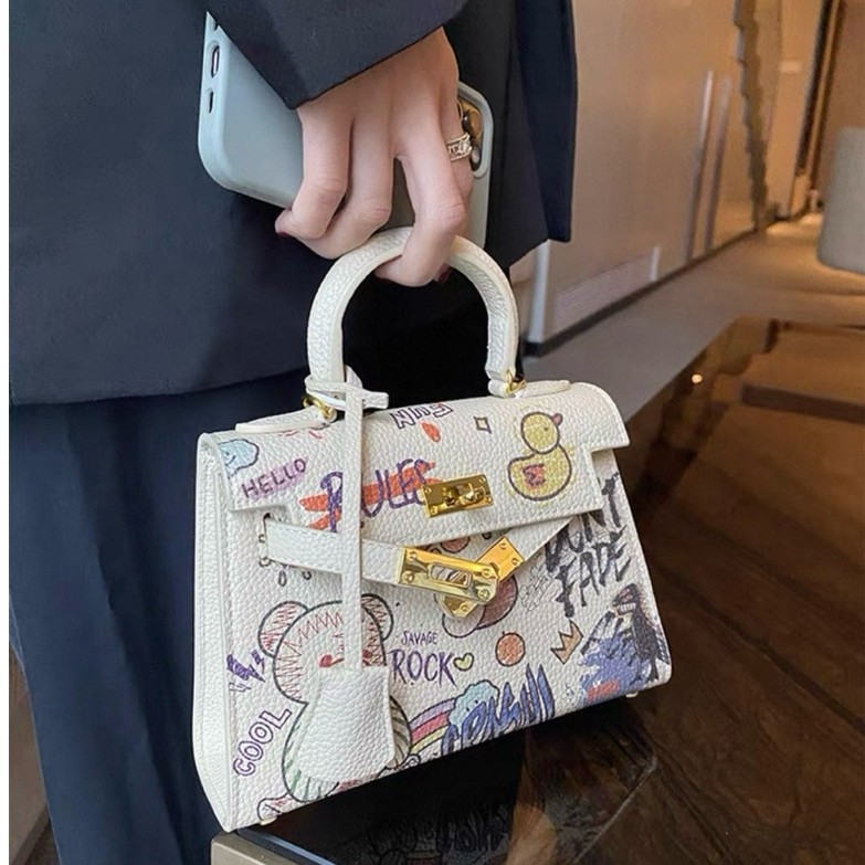 Tas Wanita Import Kulit Asli Little Bear Graffiti Kelly Bag – Mini Handbag Aesthetic Lucu Premium
