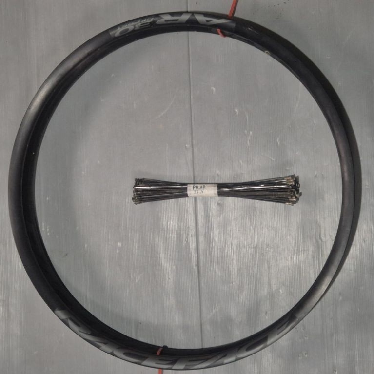 SEPASANG RIMS RACEFACE AR30 27,5 PLUS SPOKES PILAR BUKAN DT SWISS HOPE DUROC  STRUMMER