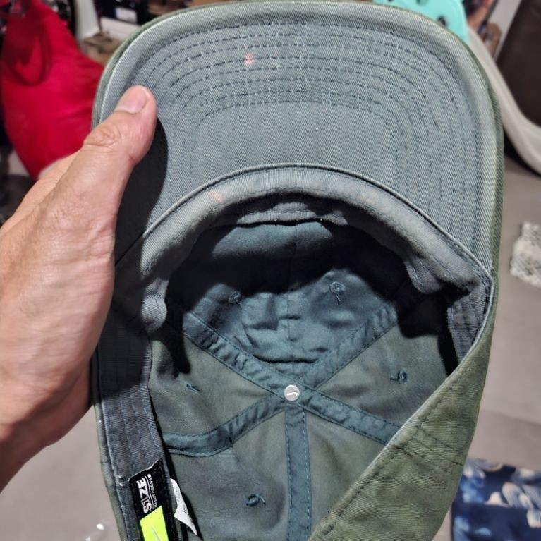 topi nike logo kecil hijau