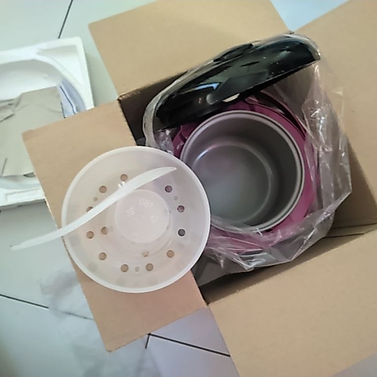 Penanak Nasi/Rice Cooker Miyako Nanoal Anti Lengket Kapasitas 0,6 Liter Bekas/Second