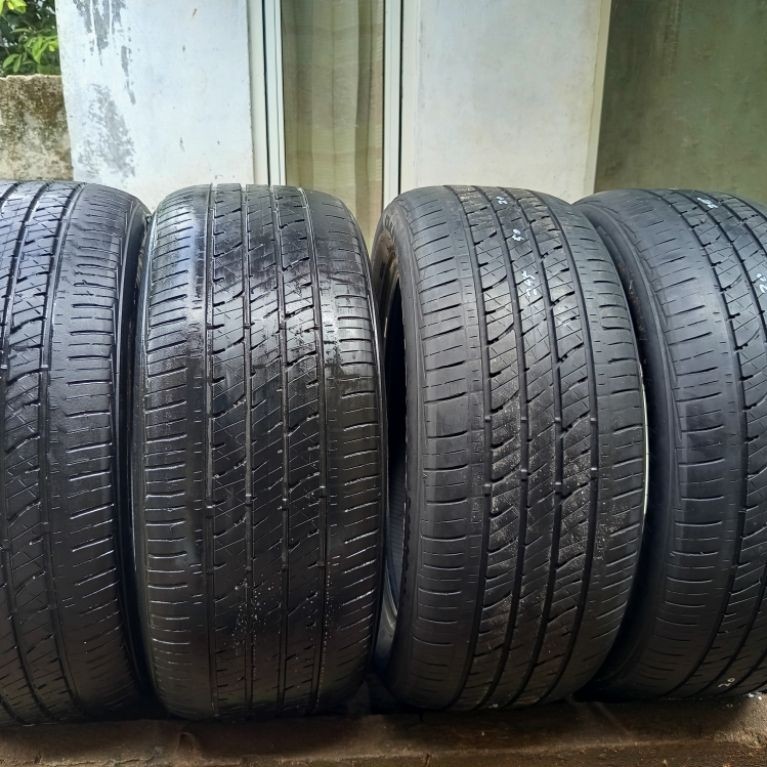 Ban mobil copotan merek Bridgestone duler ukuran 245/50 ring20