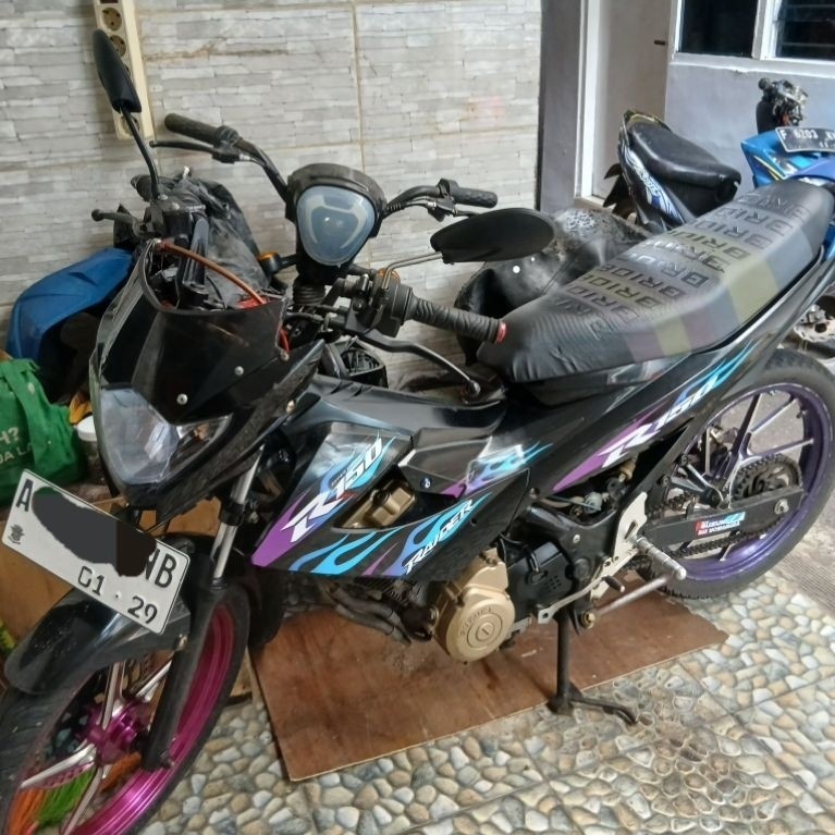 DIJUAL MOTOR BEKAS SUZUKI FU SCD2 150 cc
