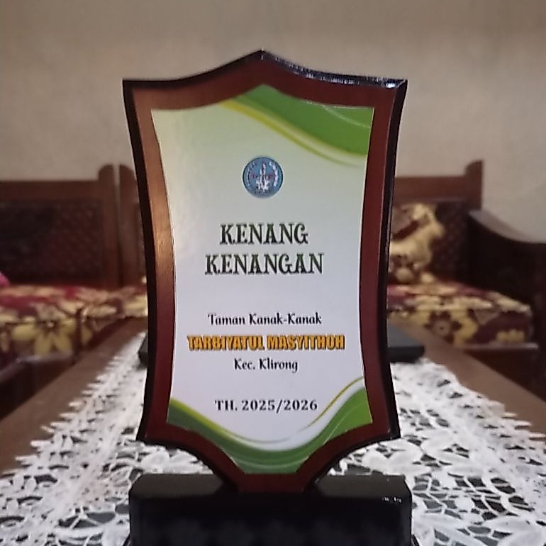 piala kenang kenangan