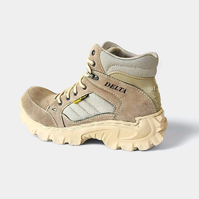 Delta Sepatu Boots Delta Cream Pendek Pria Ujung Besi Safety Touring Hiking Outdoor Karet Shoes