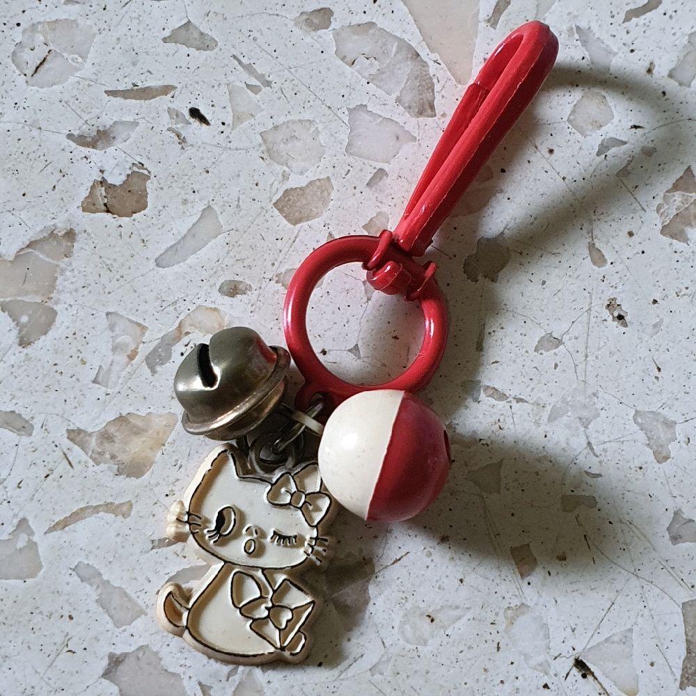 gantungan tas bag charm hello kitty lawas jadul vintage antik bekas preloved second ganci keyring ke