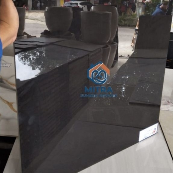 Granite Lantai 60x60 Pure Black | Garuda