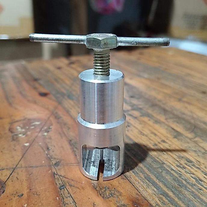 REP TAMIYA PINION PULLER / TRACKER GEAR PINION DINAMO TAMIYA / PROPELLER