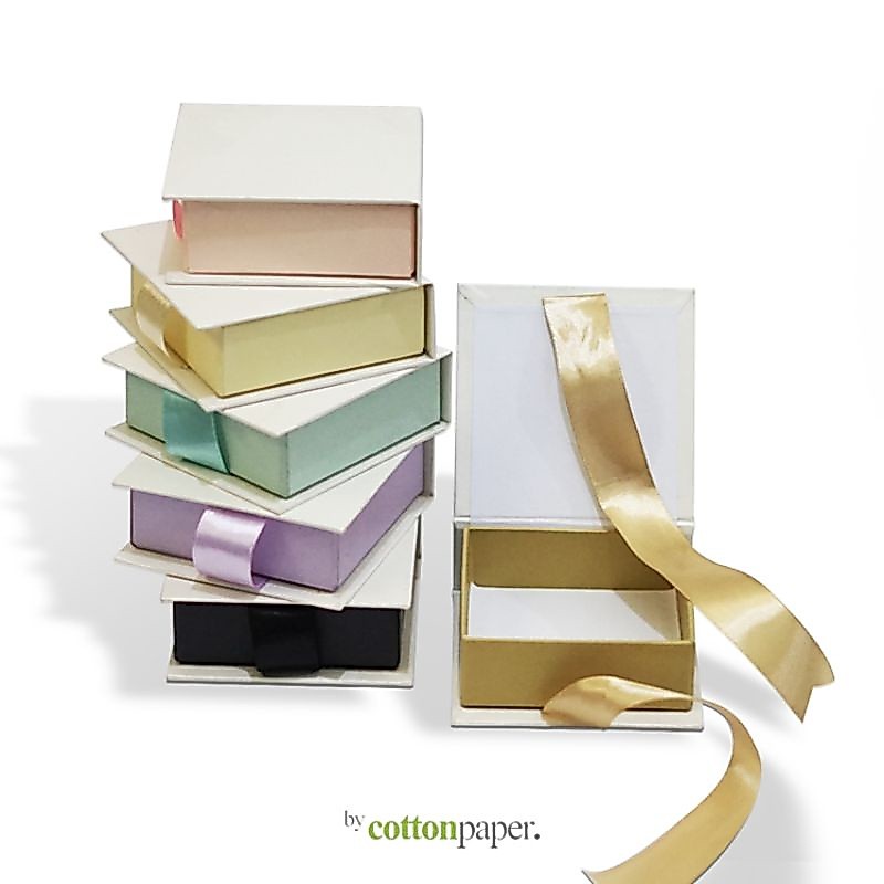 Mini Box Gift / Hampers / Box Kecil / Box Emas / Hardbox / Box Gold Sizs 9x9x3cm