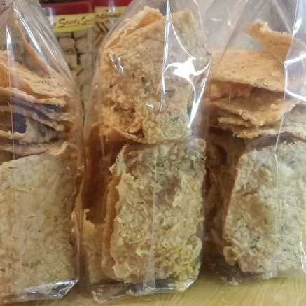 

Keripik Tempe 250gr | Tempe Tepung Crispy Daun Jeruk Kotak Renyah