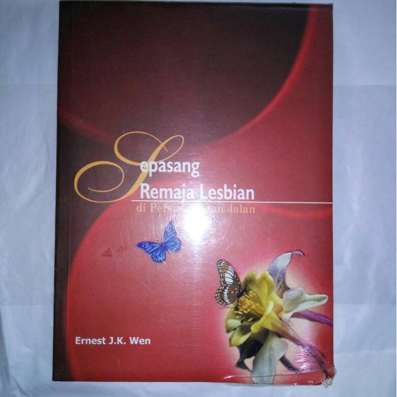 Sepasang Remaja Lesbian/Novel