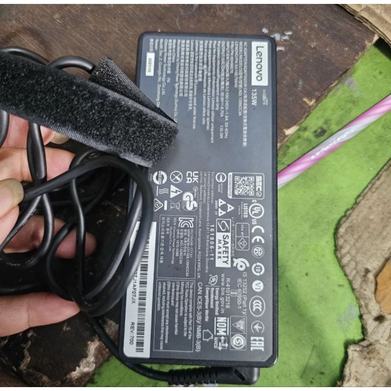 adaptor lenovo mini 135w p330 tiny