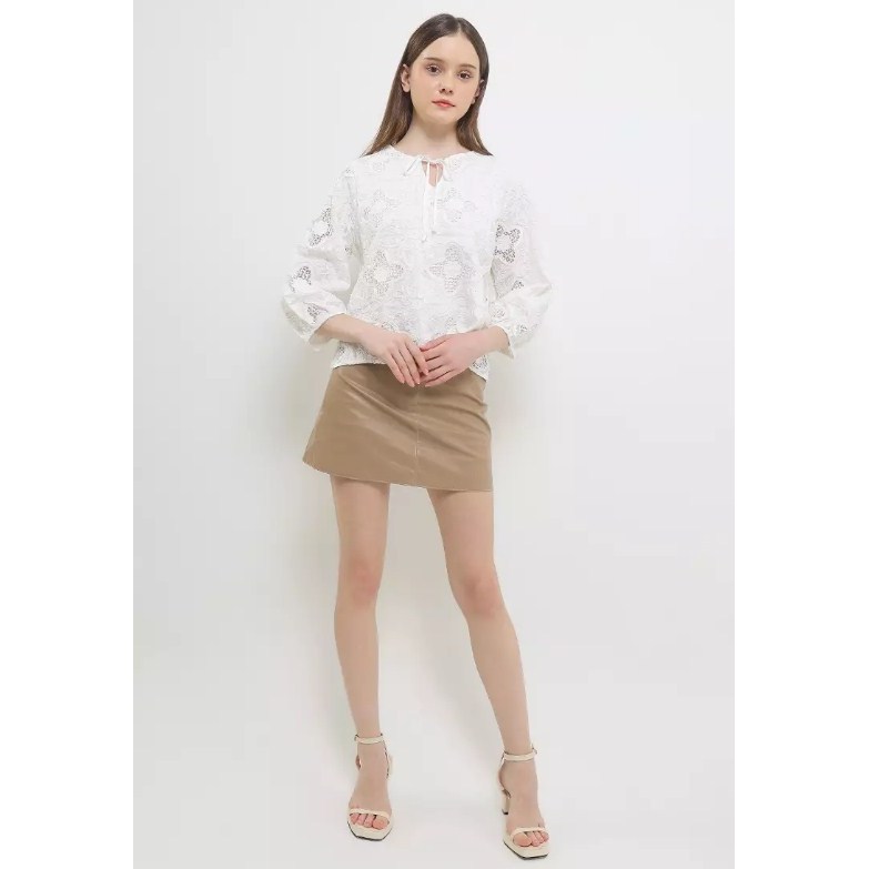 C/S L/S EYELET FLO EMB BLOUSE W/ BEADED TASSELS ATASAN WANITA B00597