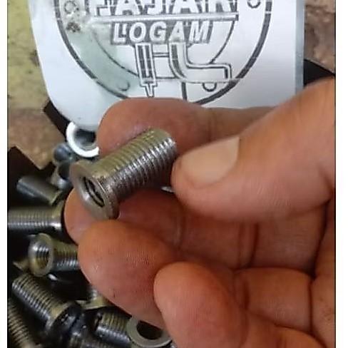 sok drat baut oli gardan M10 (grosir)