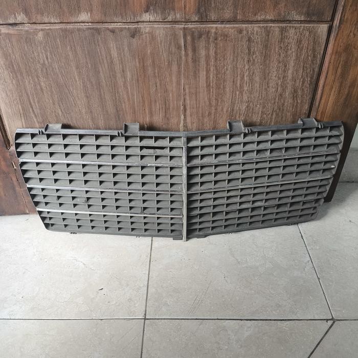 Grill Grille Radiator Mercedes Benz W124 ORIGINAL