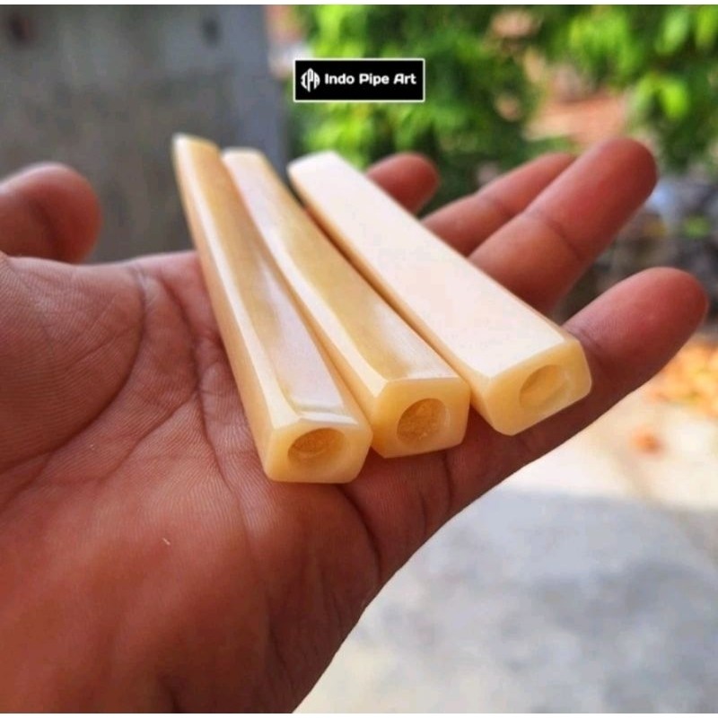 Once Pipa Tulang Sapi Model Kotak Panjang Bervariasi