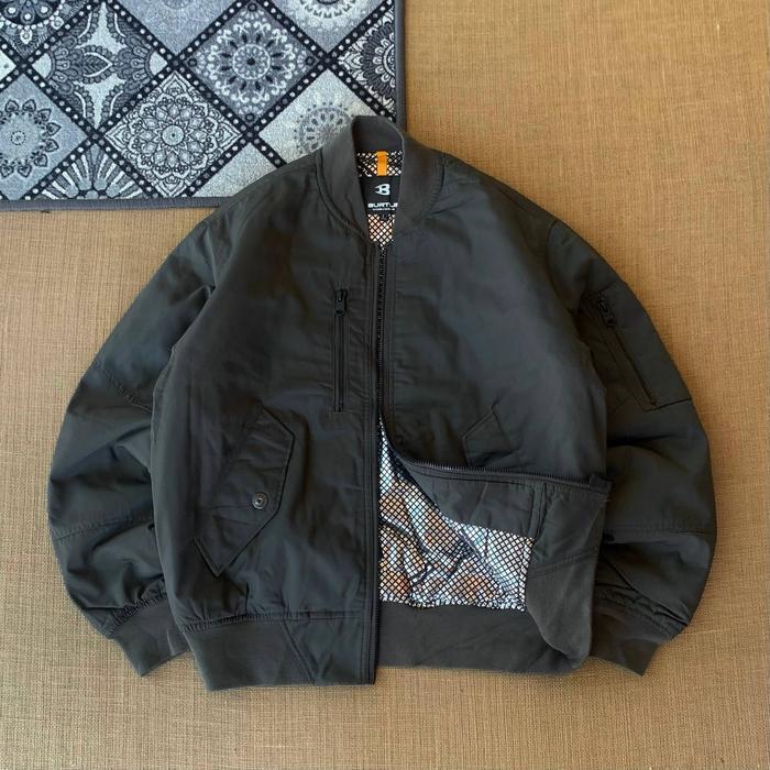 jaket Burtle size L (seperti baru) 100% original 200626B