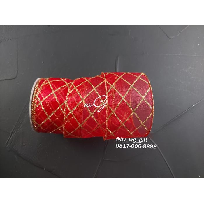 

Pita Organdi Merah Gliter Gold; Lebar 6.3 cm; Panjang 10 yard
