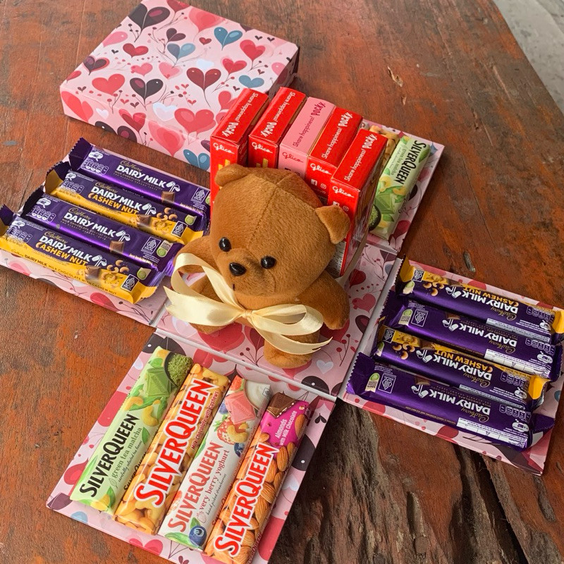 

Surprise Gift Box Cokelat Silverqueen Boneka Tedy Bear