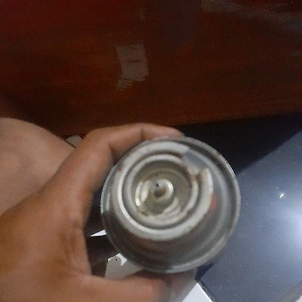 kaleng gas kosong