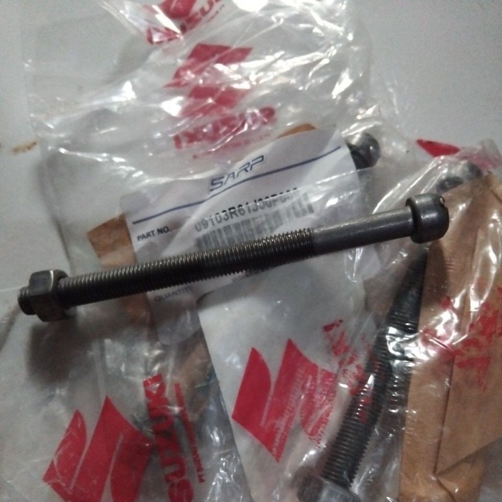 baut tusuk per daun mobil carry m8x103  orijinal