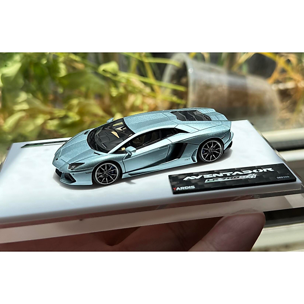 TARDIS LAMBORGHINI AVENTADOR LP700-4 RESIN 1/64 TARDIS LAMBORGHINI AVENTADOR BLUE LP700 - 4 LIMITED 