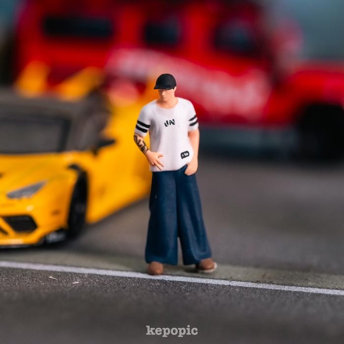 Figure JNCO jeans 1 boy skala 1/64 custom miniature KS173 PAINTNESIA