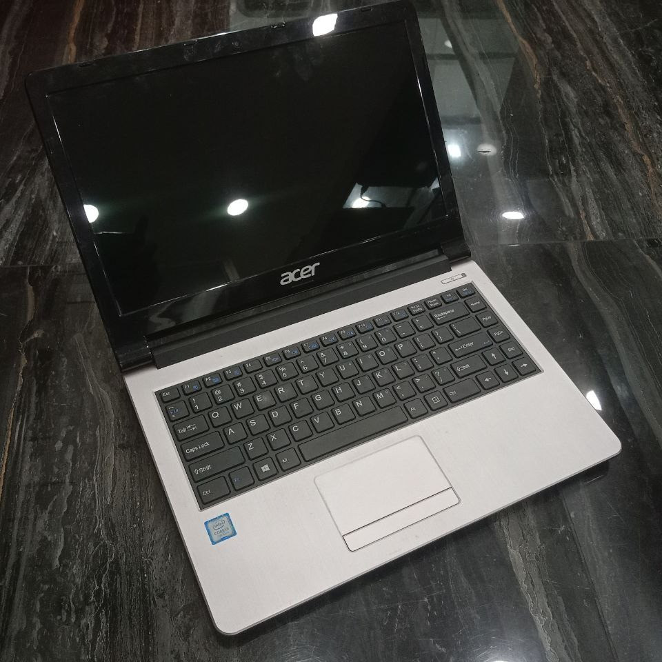 Laptop ACER ONE Z476 CORE i3-6006U / RAM 8GB SSD 512GB / 14"INCH WINDOWS 10