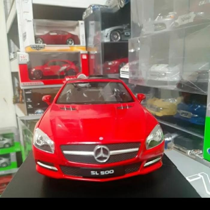 Diecast Welly Skala 1:18 Mercedes Benz SL500 Merah baru Bukan Bekas Komplit ANS99
