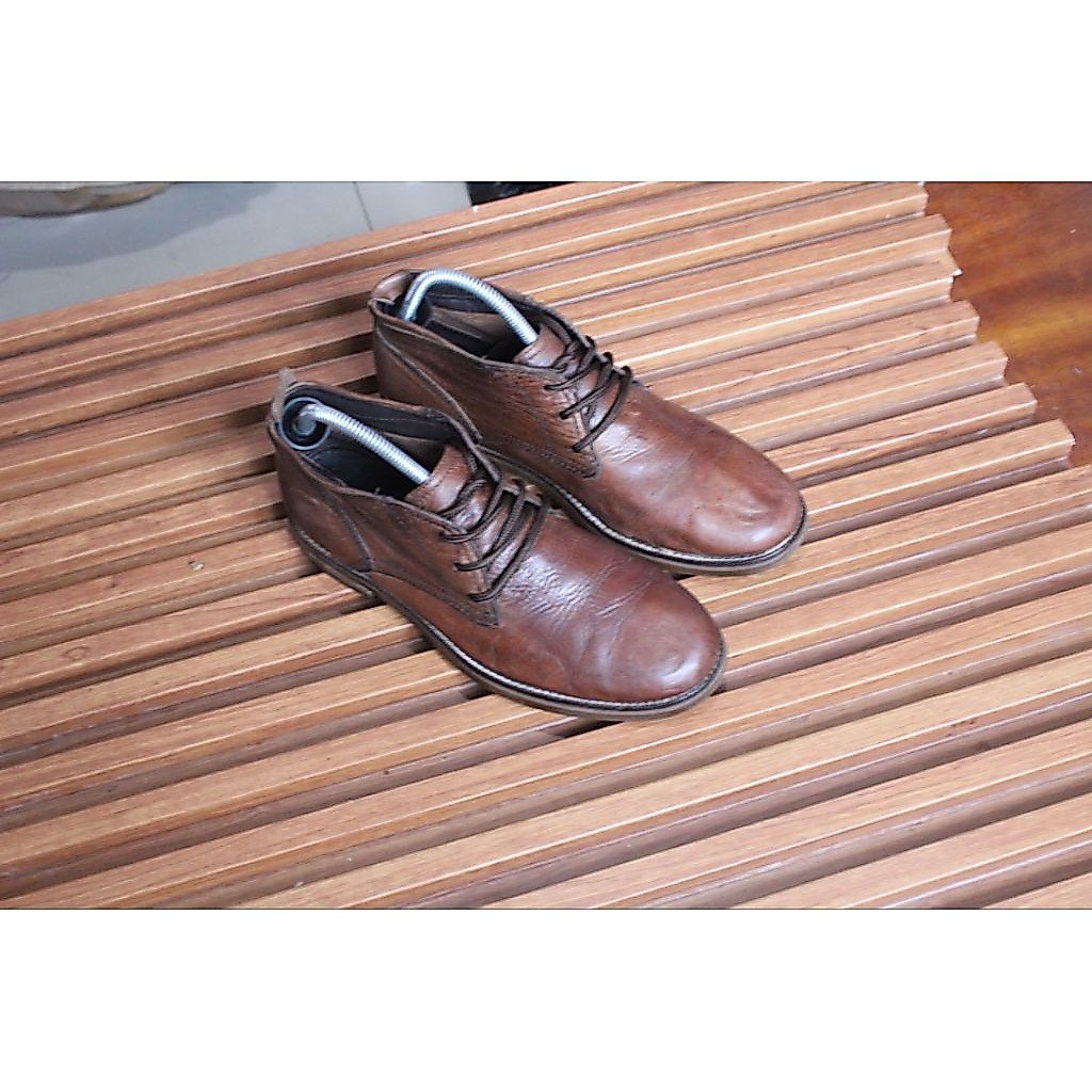 Chukka boot kulit keren" Cole Haan" upper kulit asli.  outsole kokoh.  size 41,5 insole 265. keren m
