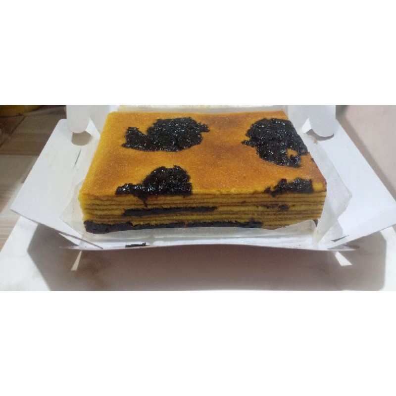 

lapis legit prunes / plum