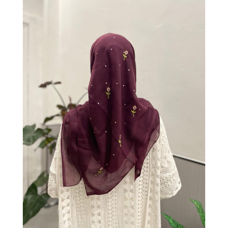 HIJAB SEGI EMPAT PARIS SEGI EMPAT PARIS BORDIR BUNGA SWAROVSKY