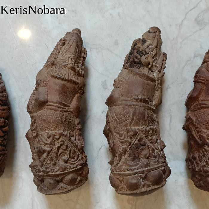 deder handel keris Bali bahan kayu Sawo laris manis