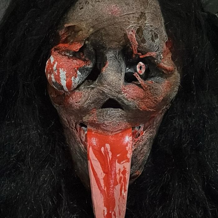 "TNKSYU" - TOPENG KUNTILANAK MUKA SERAM BANGET - A