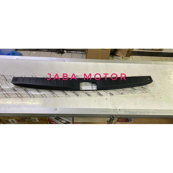 Sill plate belakang etios-cover plastik bagasi Etios Valco original part
