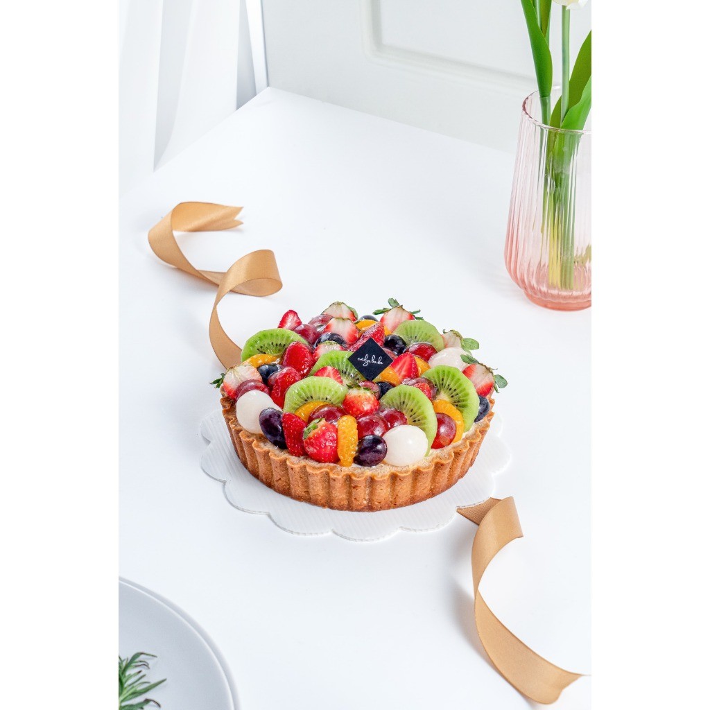 

Whole Fruit Tart / Pie Buah Fresh by emilys bake
