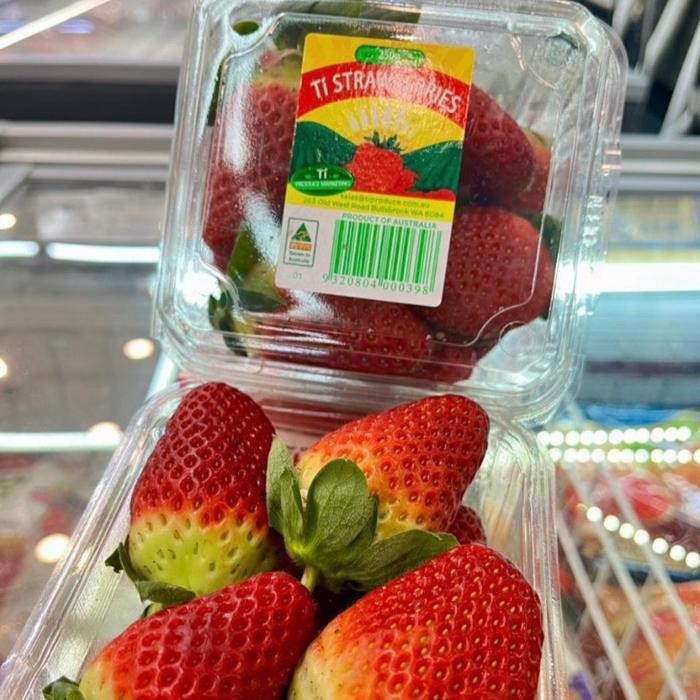 

Strawberry australia manis fresh / buah strawberry aus 250 grm