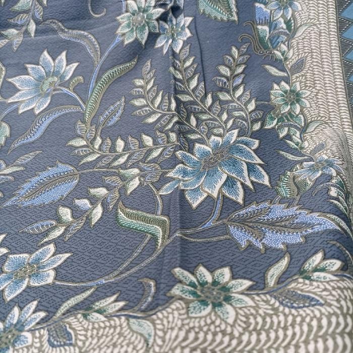 Kain batik dobby motif bunga warna dasar biru muda