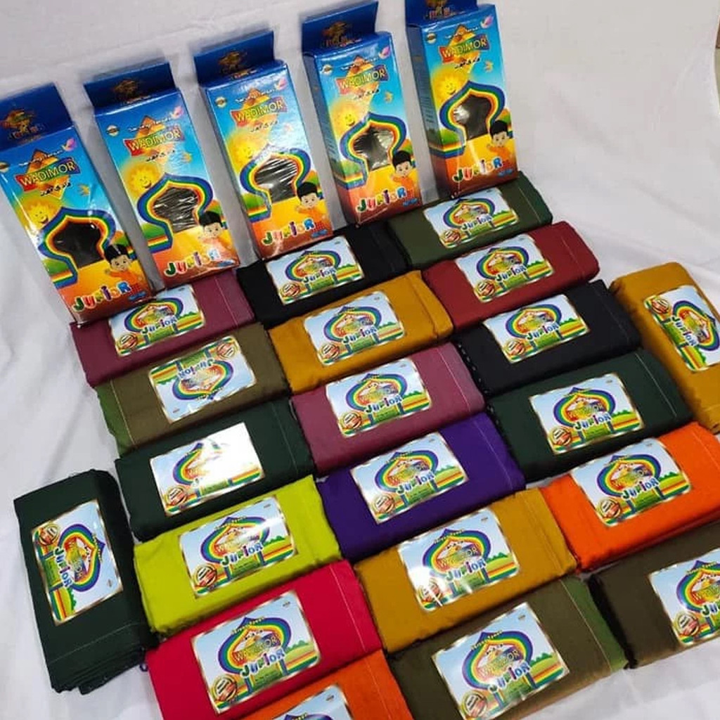 SARUNG WADIMOR JUNIOR/SARUNG ANAK TANGGUNG HITAM POLOS