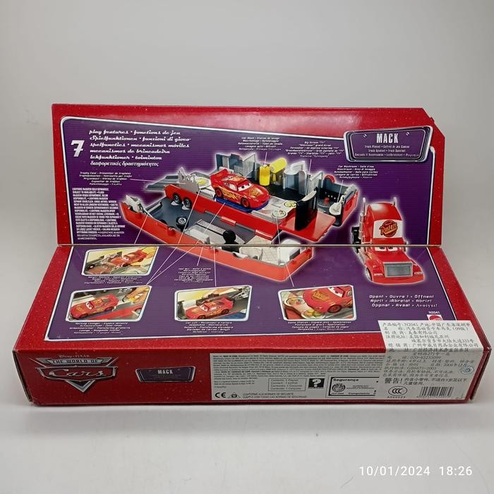 MAINAN... Disney Pixar The Wolrd of Cars Mack Truck Playset Rust-eze