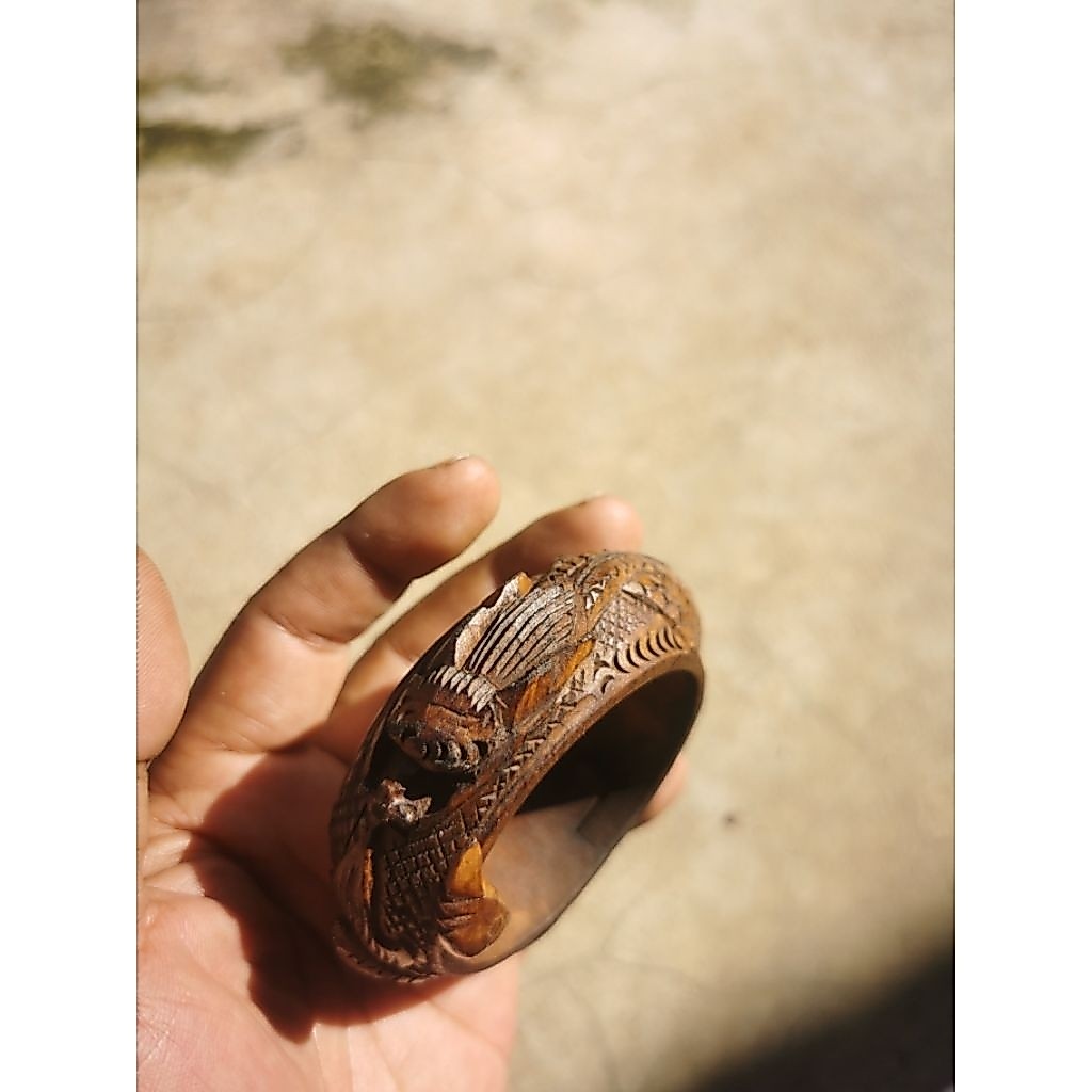 Gelang Kayu Ukiran Macan dan Naga Handmade – Kayu Kaboa Bertuah | Aksesoris Pria Premium
