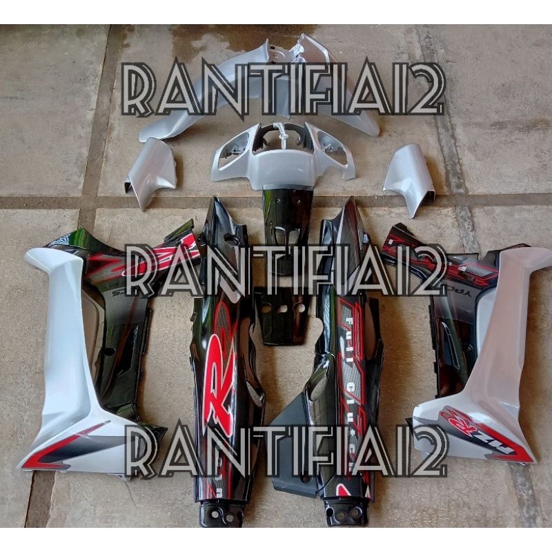 cover bodi Fizr fiz R full set bodi fiz r full clucth hitam silver