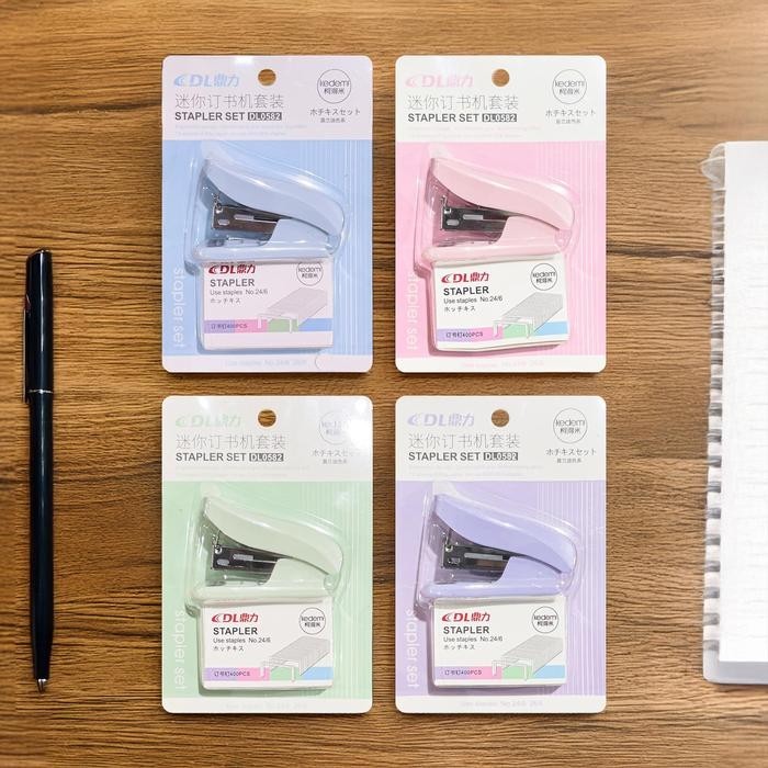 

NA Stapler Set Mini Free Refill Ukuran 24/6 26/6 / Hekter Stepler Staples Steples Dengan Isi / Mesin Jepretan Warna Pastel