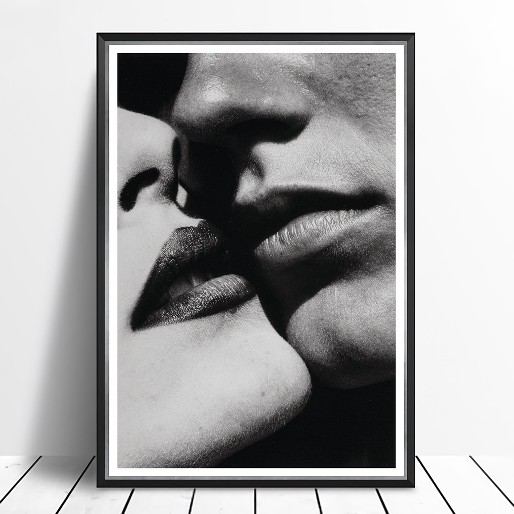 

Helmut Newton - Kiss Bordighera 1982 Canvas Poster Home Wall Painting Decoration (No Frame)